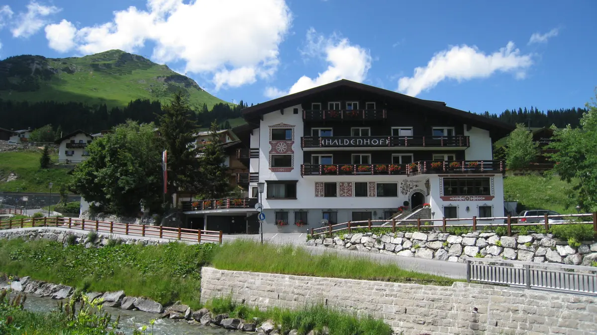 Hotel Haldenhof Lech Exterior