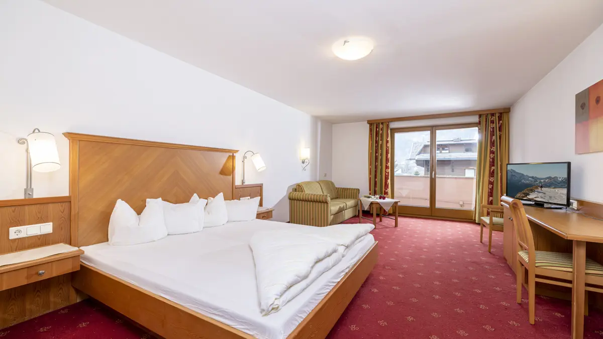 Alpenhotel Ramsauerhof Mayrhofen Austrian Twin Room (1) (1)