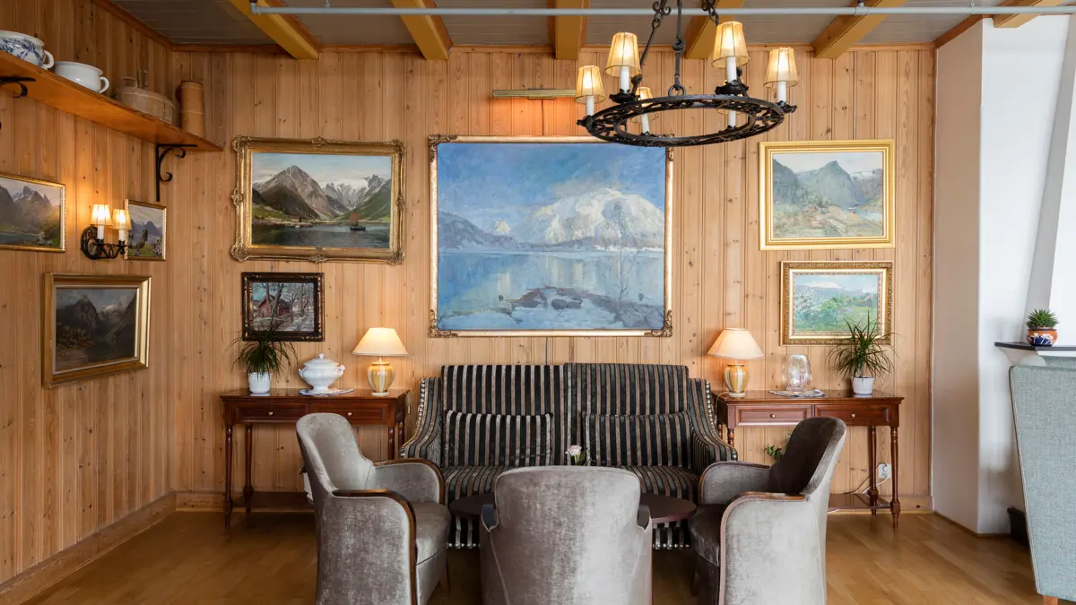 Kviknes Hotel Balestrand Norway Lounge Area 2 (2)