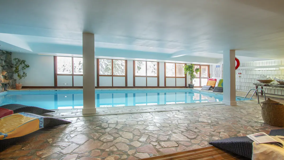 Hotel New Solarium Courchevel Pool 2
