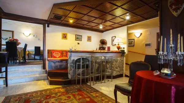 Inghams Italy Milky Way Sestriere Hotel Savoy Edelweiss Bar 2