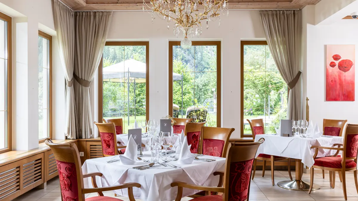 Sporthotel Strass Mayrhofen Dining Room Copyright Thomas Eberharter Photography