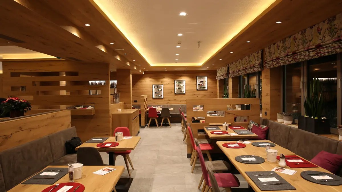 Hotel Gruner Baum Zell Am See Restaurant (1)