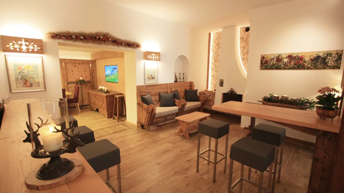 Inghams Italy Dolomites Cortina Hotel Trieste Bar
