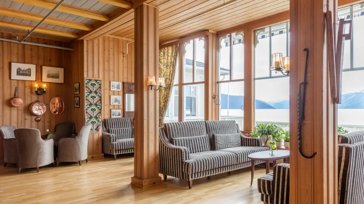 Kviknes Hotel Balestrand Norway Lounge Area 3