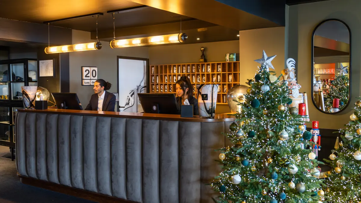 Hotel Fahrenheit Seven Courchevel Reception