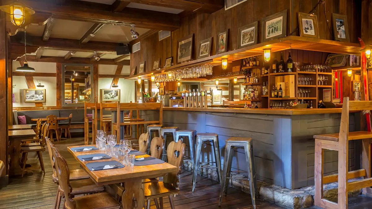 Hotel Kandahar Val d'Isere bar (1)