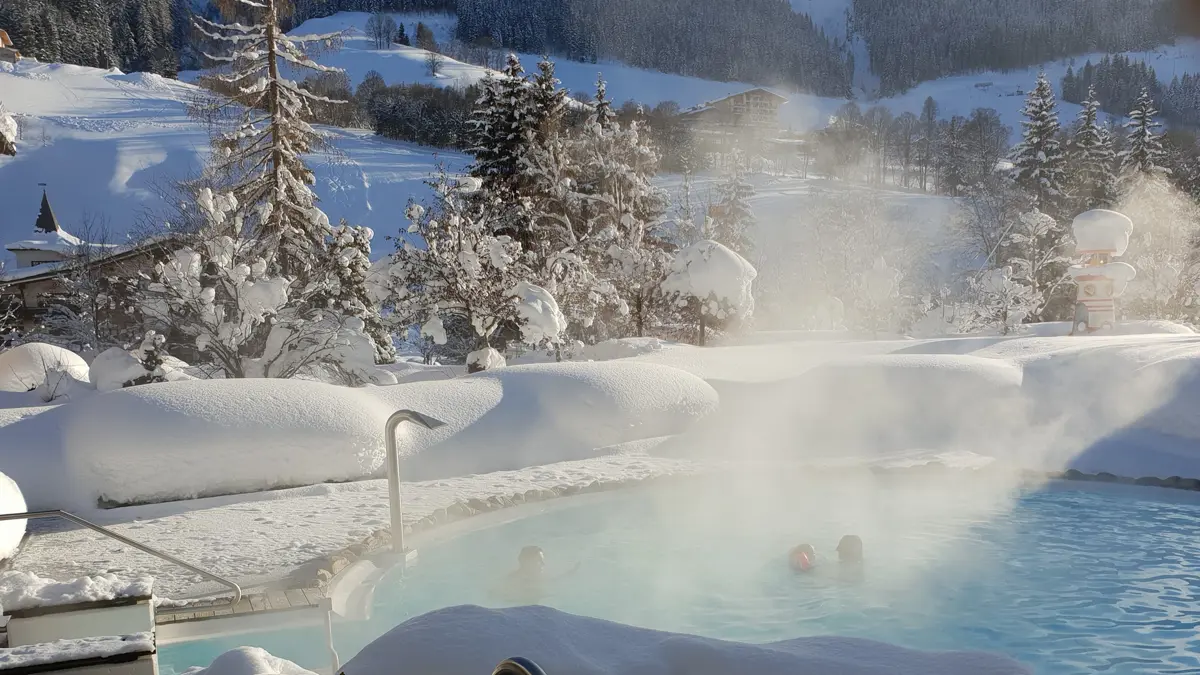 Garden Hotel Theresia Hinterglemm Outdoor Hot Tub (1)