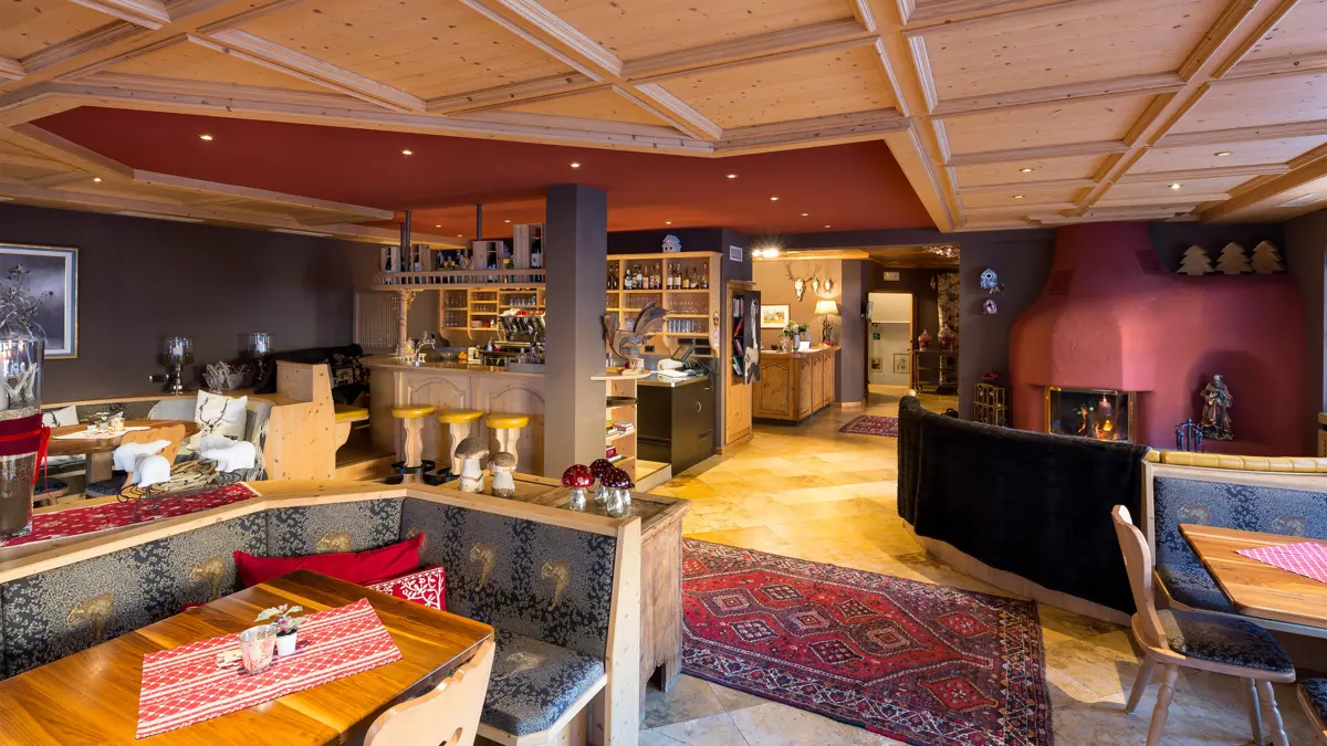 Inghams Italy Dolomites Selva Hotel Somont Lounge