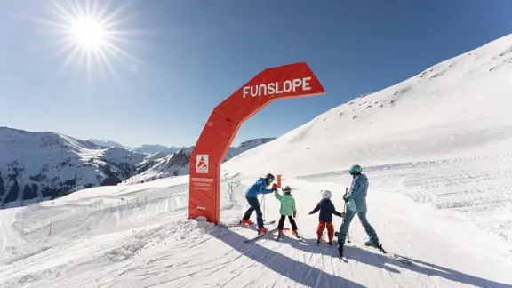 Saalbach Hinterglemm Ski Circus Austria Family Fun Slope C Lukas Pilz 2