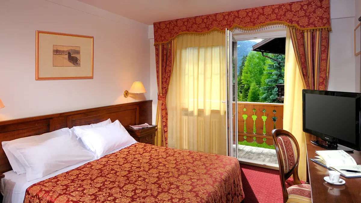 Hotel La Perla, Canazei, Classic Room