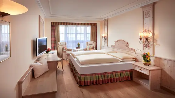Deluxe Austrian twin/double room