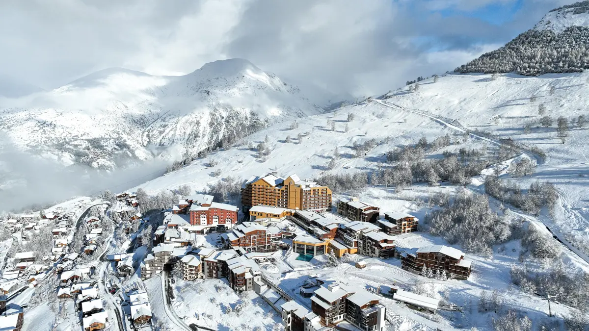 Hotel Les Cretes Les Deux Alpes Aerial View