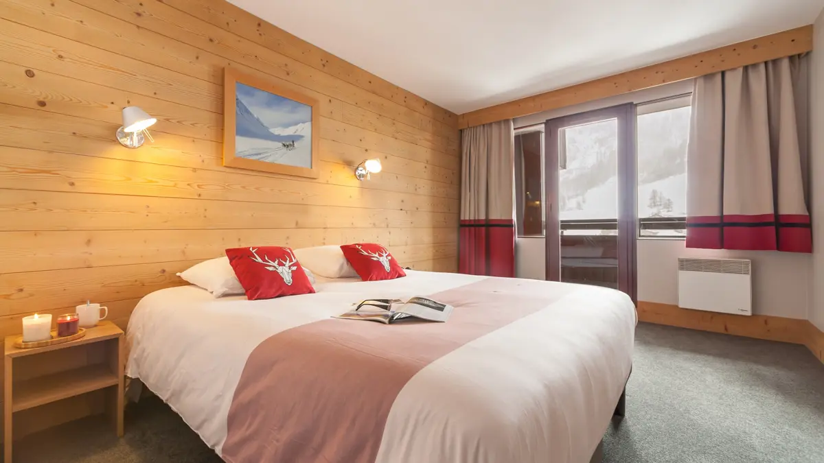 Les Balcons De Bellevarde Val D'isere Typical Double Bedroom