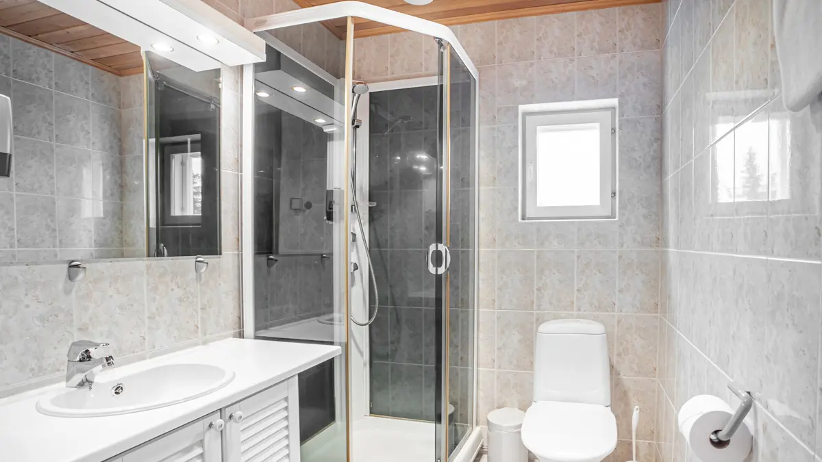 K5 Cabins Levi Shower Room