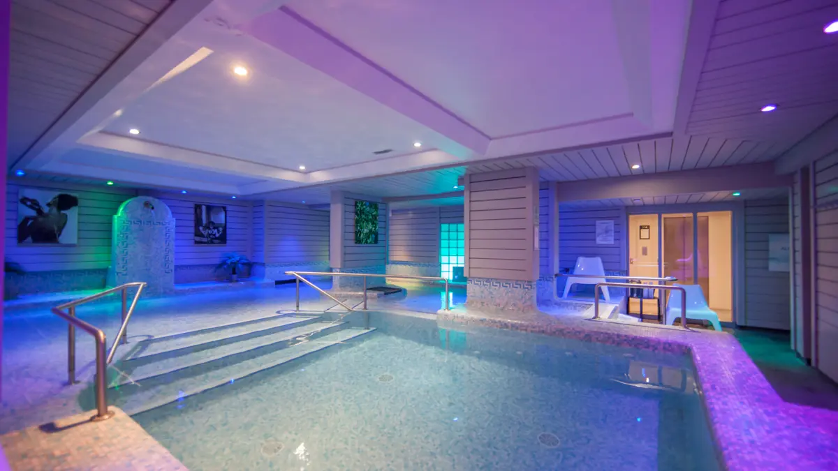 Hotel Le Morgane Chamonix Indoor Plunge Pool 2