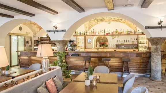 Hotel Tiefenbrunner Kitzbuhel Goldene Gams Bar Area