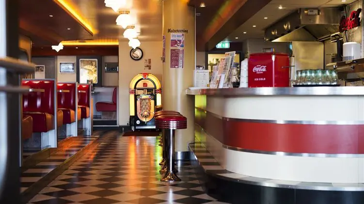 Dr Holms Hotel Geilo Bowl And Dine Restaurant.Jpg 2