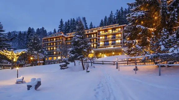 Hotel Beausite Park And Spa Wengen Building Exterior