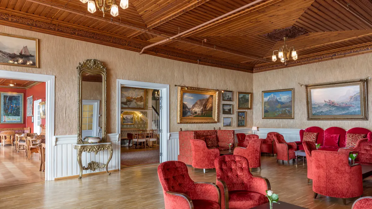 Kviknes Hotel Balestrand Norway Lounge Area (2)