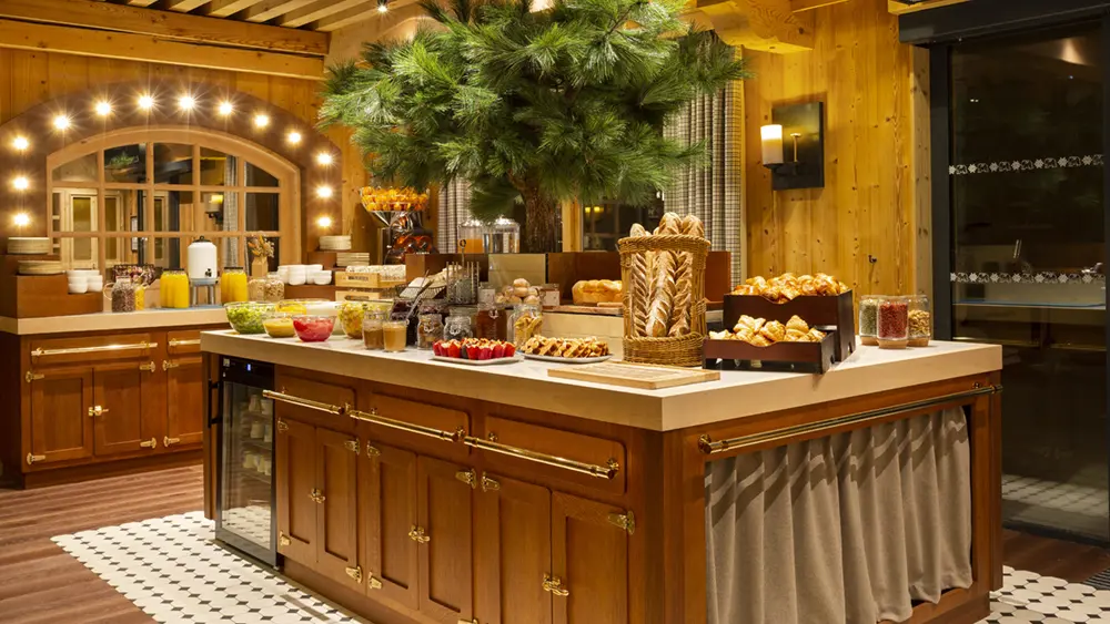 Ours Blanc Hotel And Spa Les Menuires Buffet