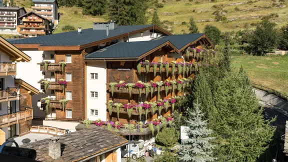 Hotel Butterfly Zermatt Exterior