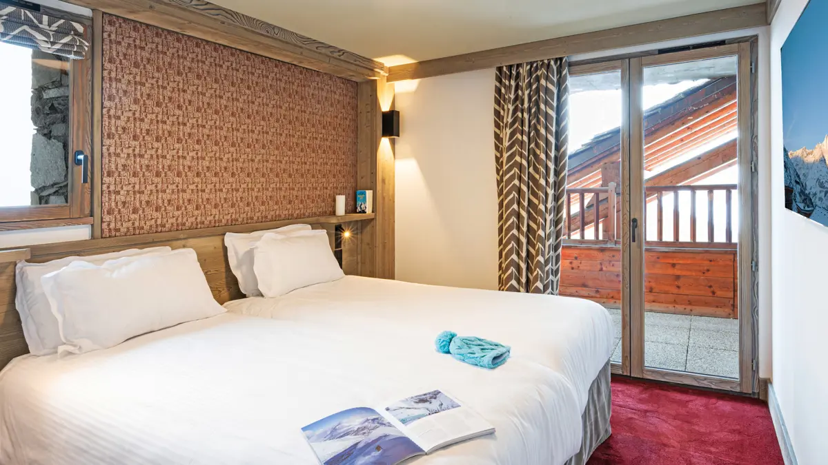 Hotel L'aigle Du Montana Tignes Classic Bedroom With Balcony 3