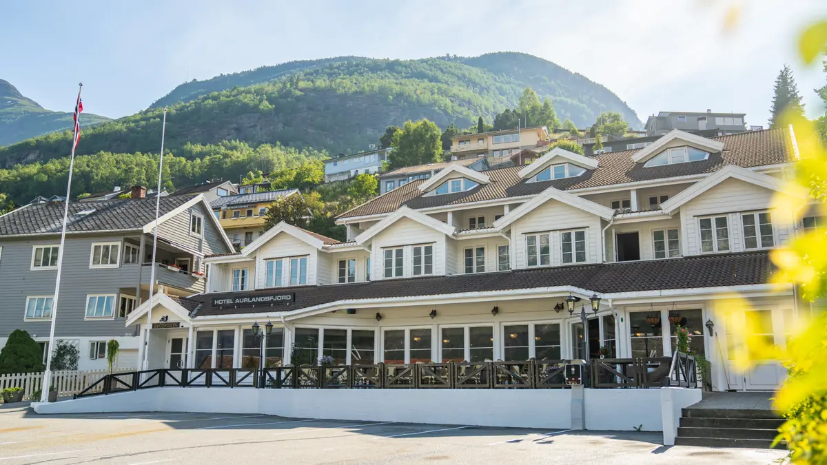 Hotel Aurlandsfjord Flam Aurland Outside (copyright: Norwaysbest/Sverre Hjørnevik)