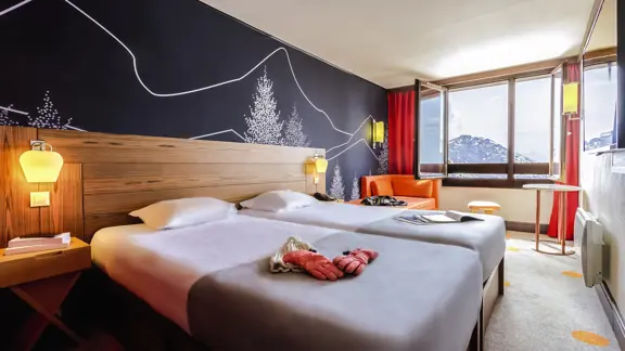 Classic Panoramic View Bedroom