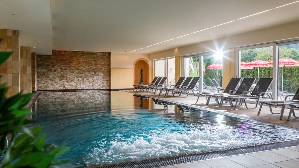 Hotel Harfenwirt Pool (2)