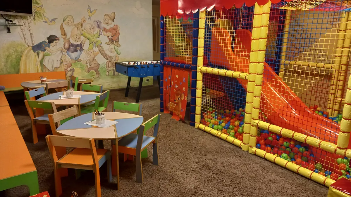Inghams Italy Dolomites Colfosco Hotel Mezdi Kids Playroom