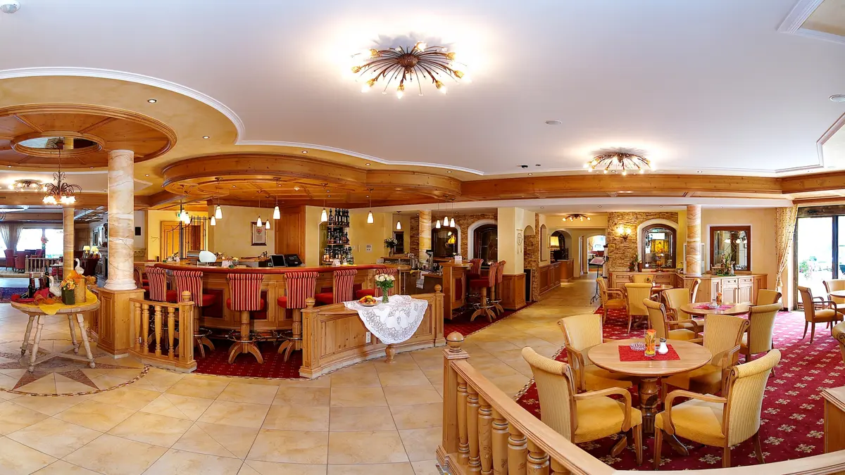 Hotel Das Pfandler Pertisau Bar Area
