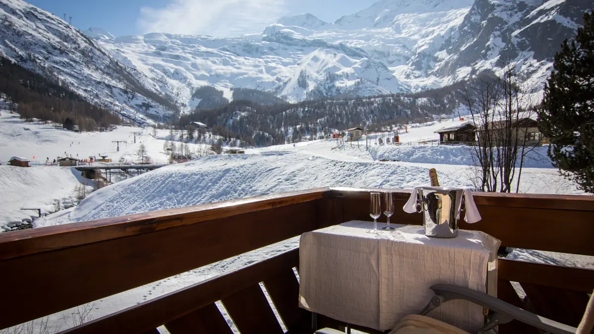 Hotel Bristol Saas Fee Balcony View