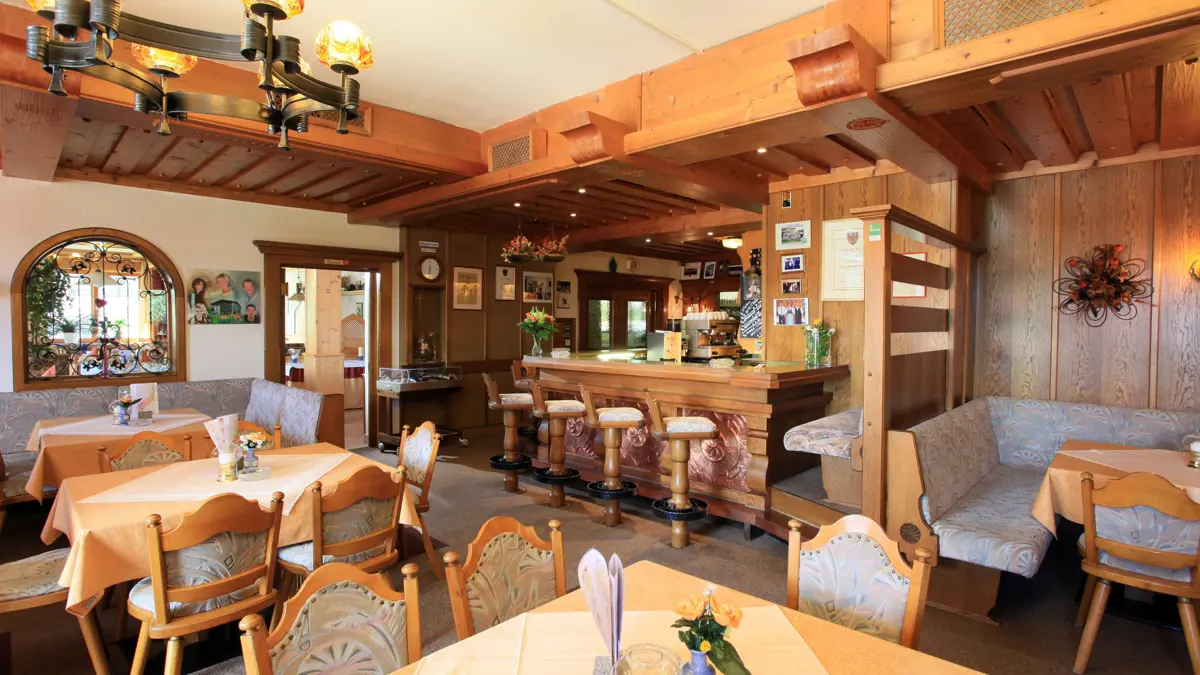 Hotel Dahoam Westendorf Bar Area