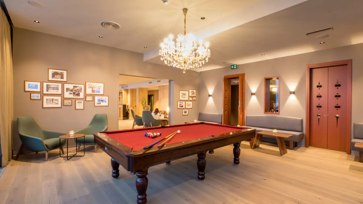 Hotel Belvedere Grindelwald Pool Table 2