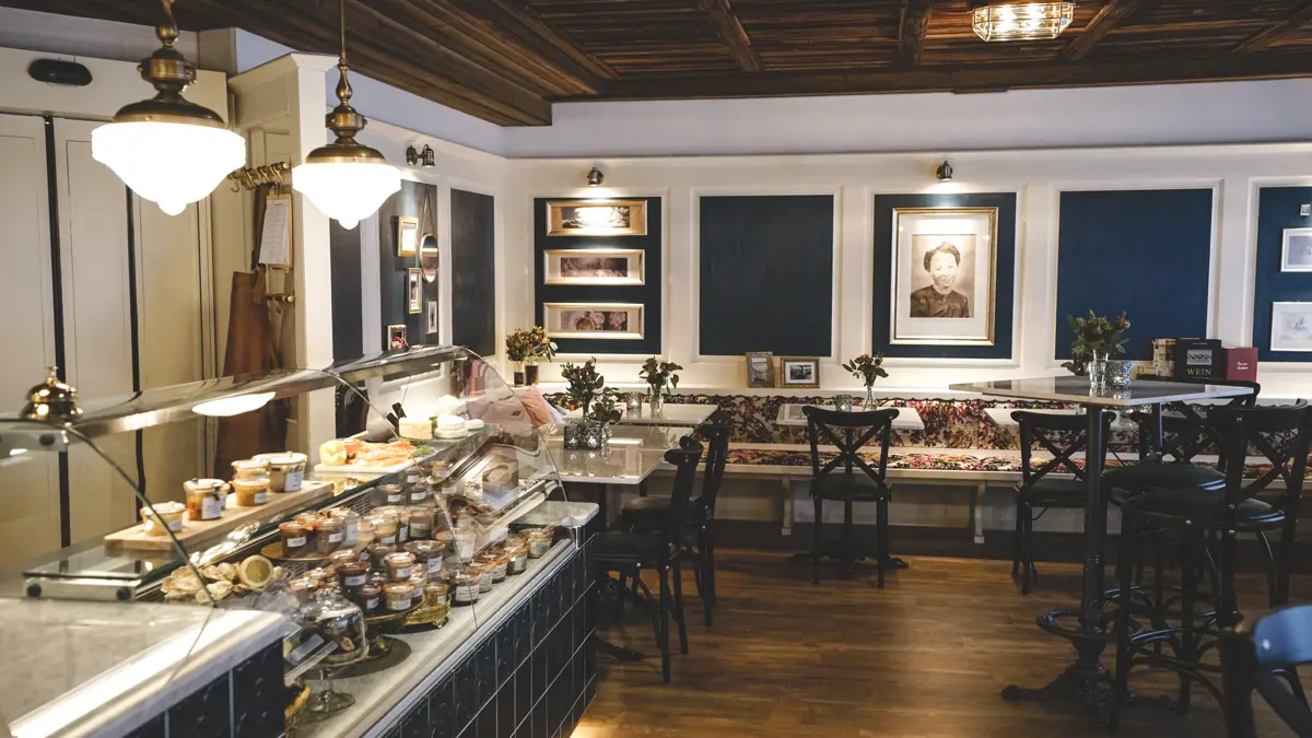 Le Mirabeau Hotel And Spa Zermatt Deli Interior