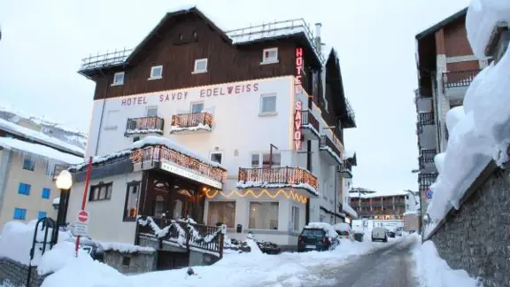 Inghams Italy Milky Way Sestriere Hotel Savoy Edelweiss Exterior