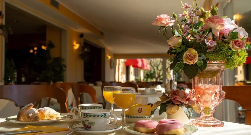 Hotel Bologna, Bardolino, Lake Garda, Breakfast Room