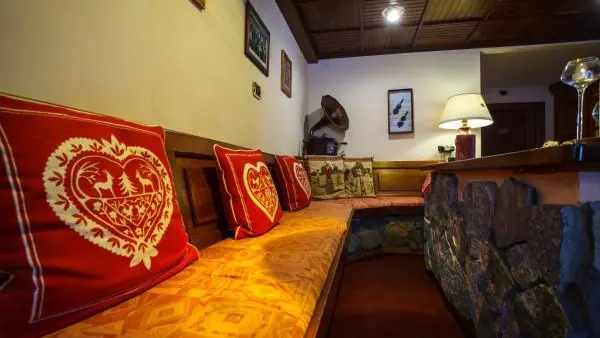 Inghams Italy Milky Way Sestriere Hotel Savoy Edelweiss Bar