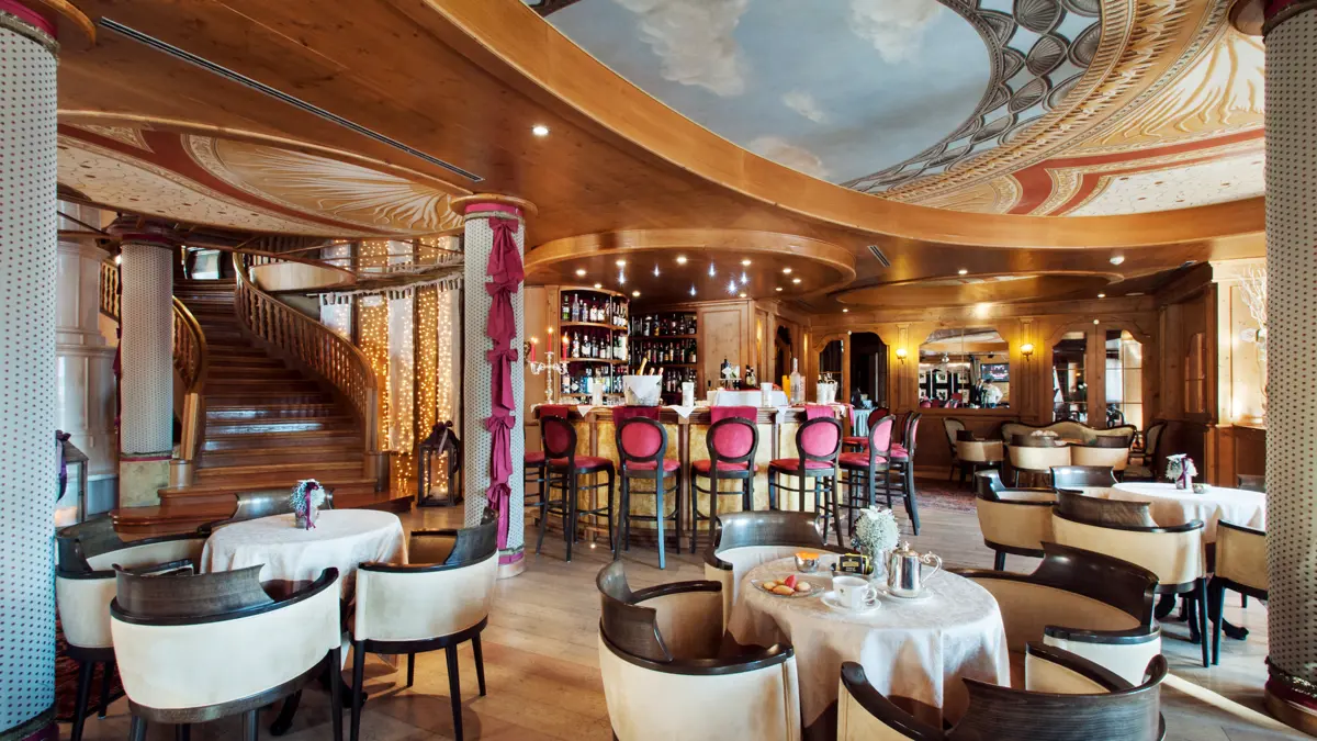 Inghams Italy Dolomites Madonna Di Campiglio Hotel Cristal Palace Bar
