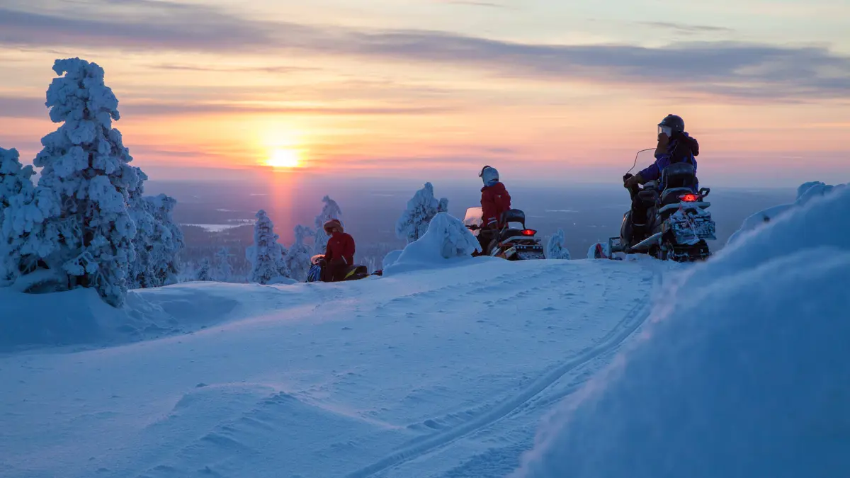 Harriniva Adventure Resort Muonio Snowmobile Safari.J