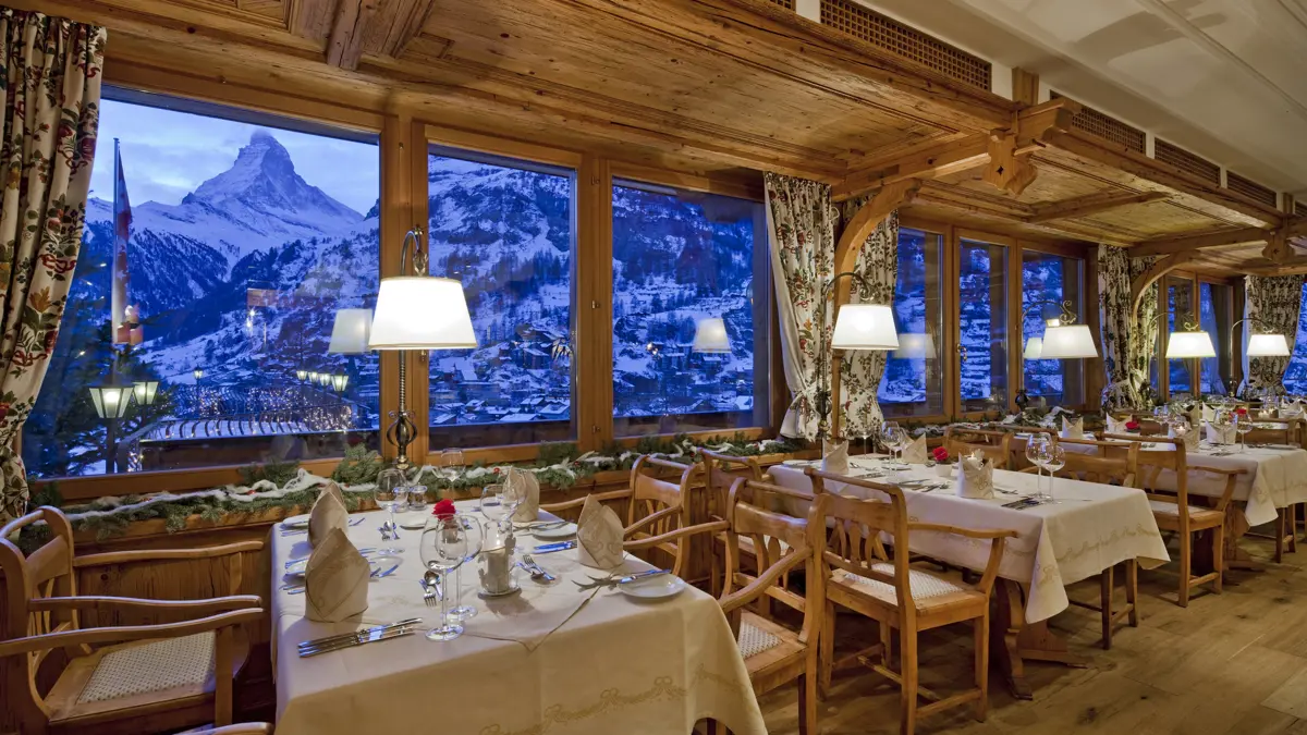 Hotel Schonegg Zermatt Restaurant Dining (2)