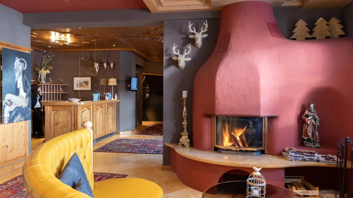 Inghams Italy Dolomites Selva Hotel Somont Bar 2