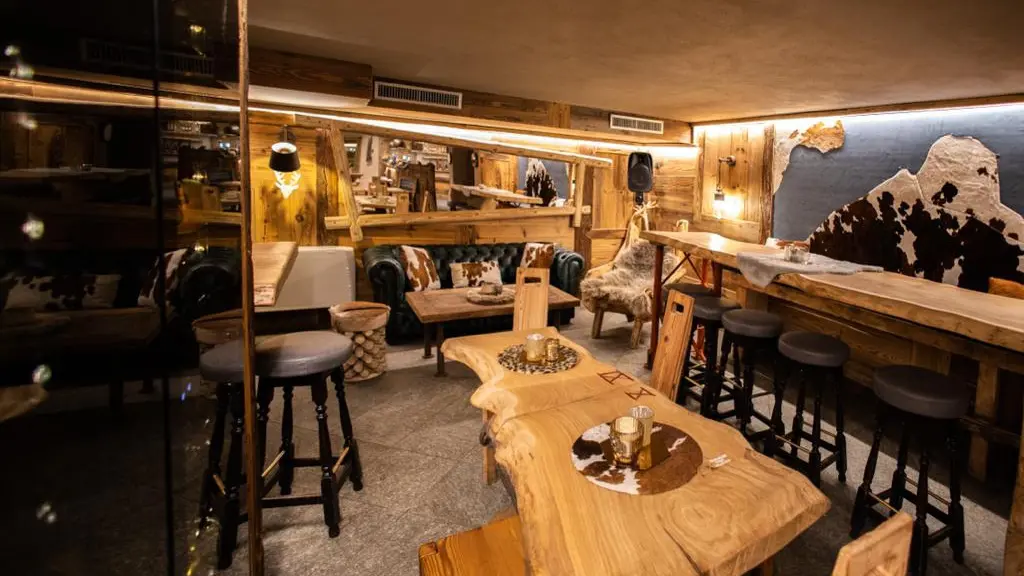 Inghams Italy Aosta Vally Cervinia Hotel Dragon Bar