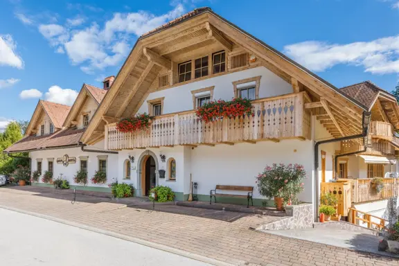 Garni Hotel Berc Bled front exterior (2)