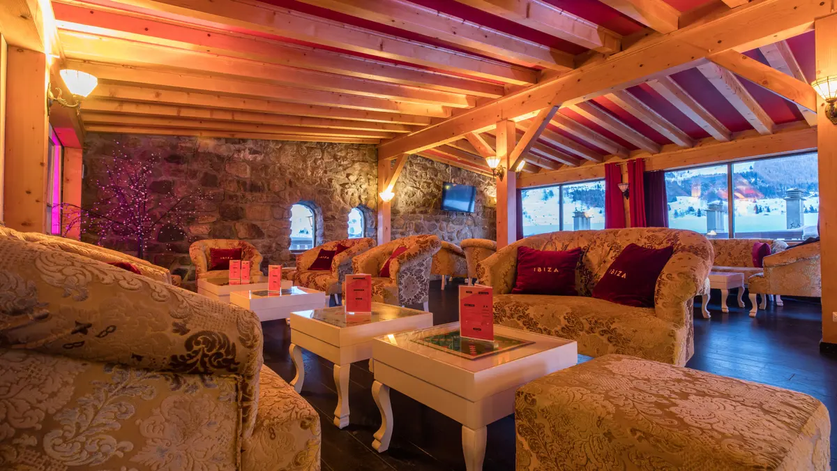 Hotel Ibiza Les Deux Alpes Lounge 3