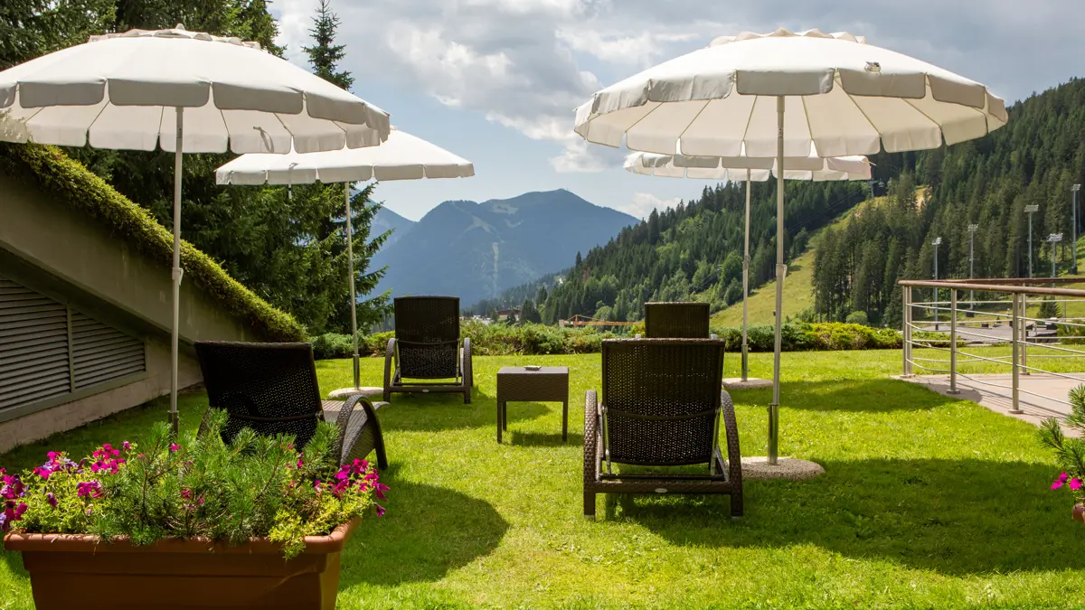 Hotel Cristal Palace, Madonna Di Campiglio, Garden