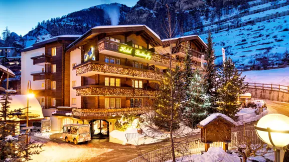 Hotel Butterfly Winter Exterior2