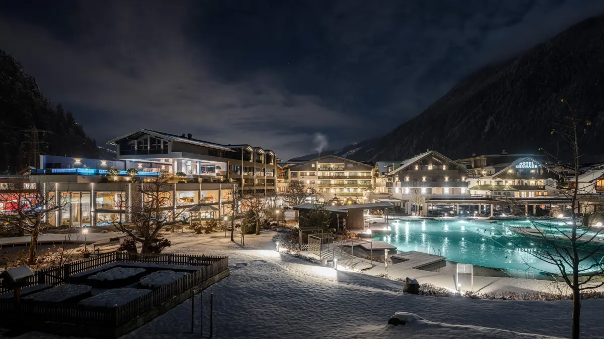 Hotel Neuhaus Zillertal Resort Mayrhofen Austria Exterior Night