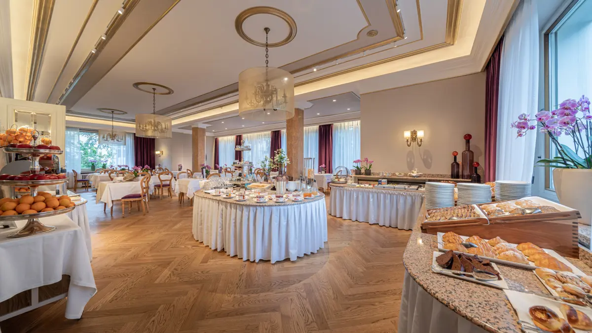 Hotel Adria Merano Breakfast Room